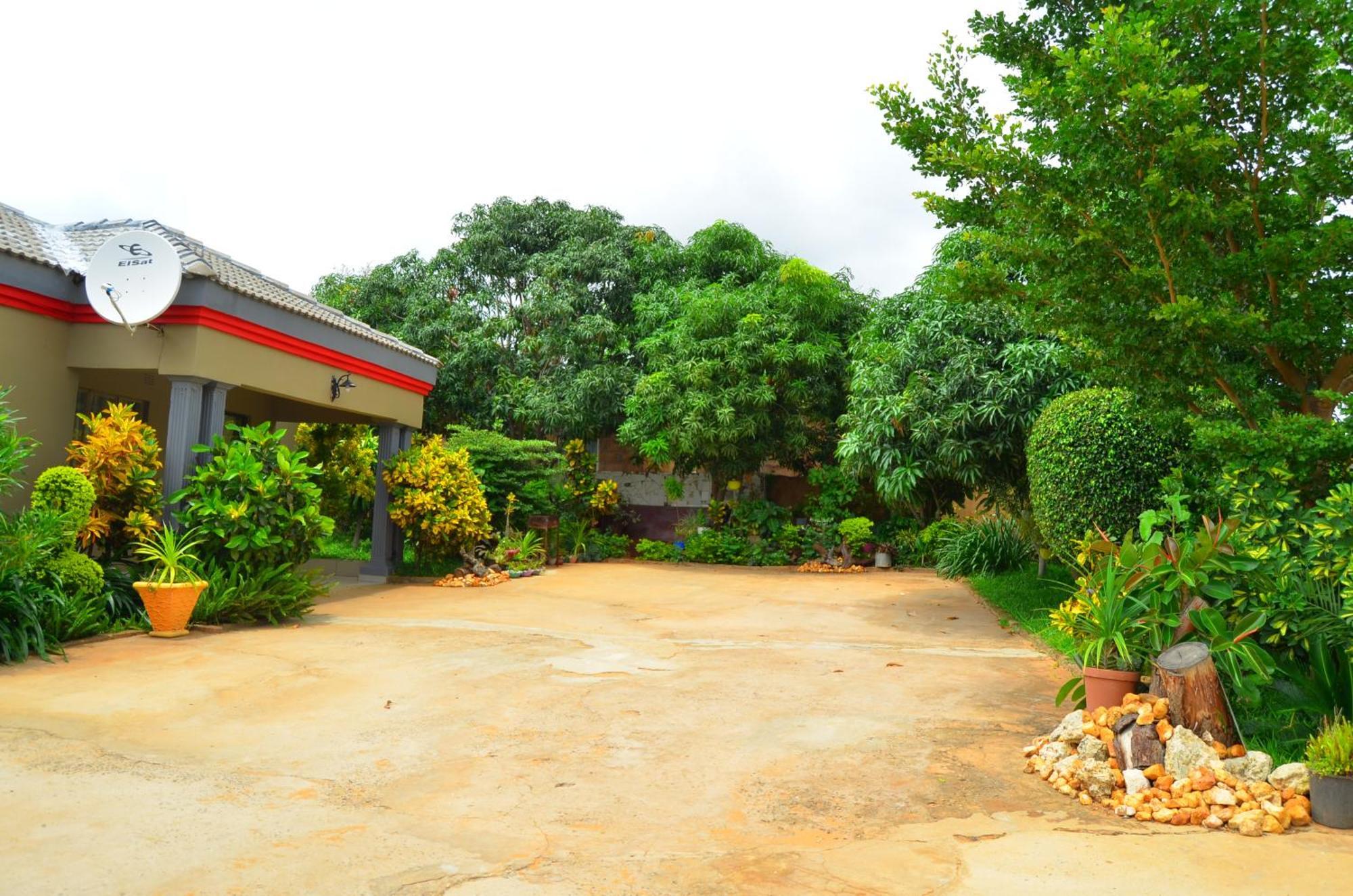 Chobe Kulotu Guest House 카사네 외부 사진